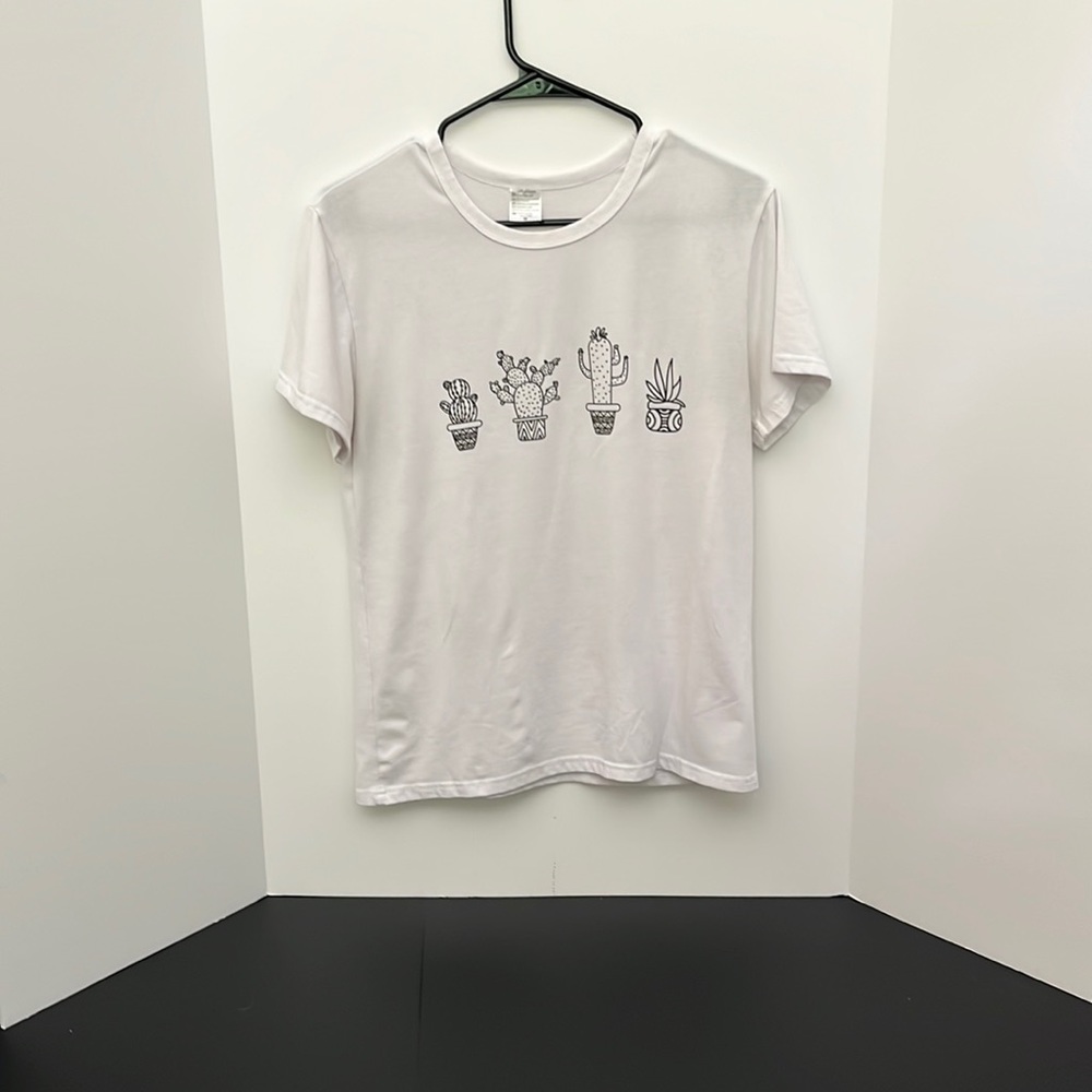 SHEIN M White Tee With Plant Outlines